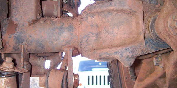 Broken Jeep axle housing resuly